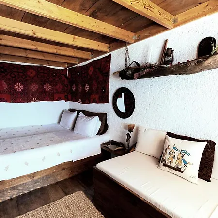 Epavlis Country house *