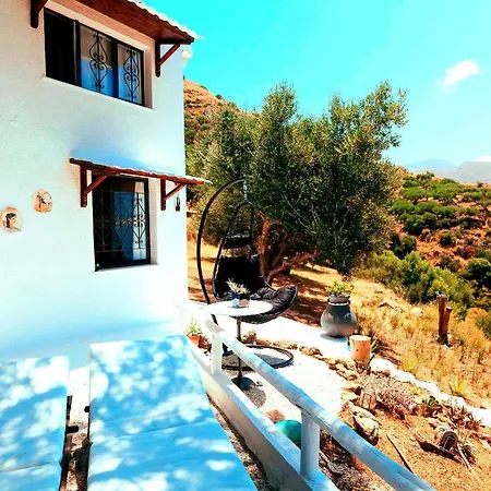 Epavlis Country house *